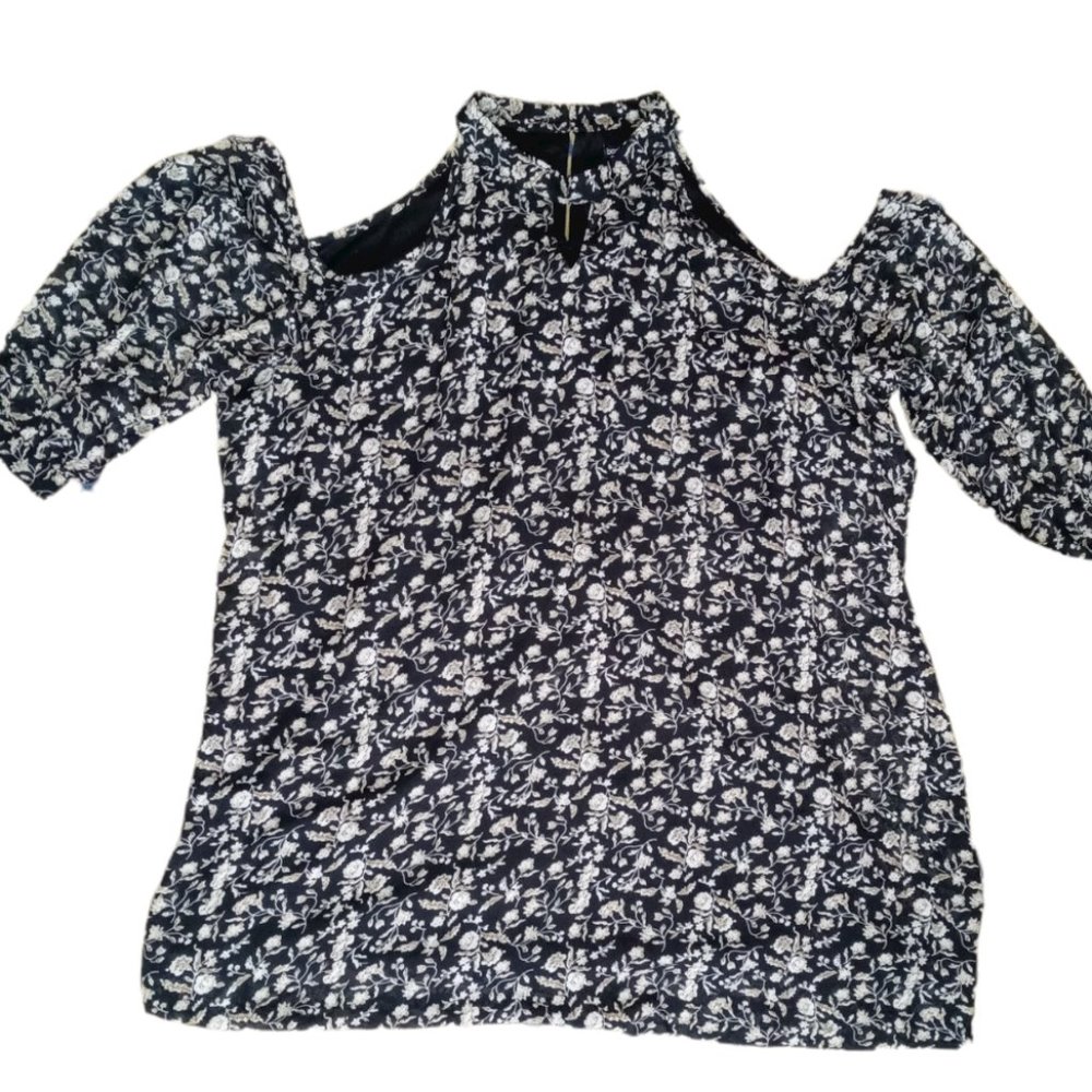 Boohoo Plus 3/4 Sheeve Cold Shoulder curtain blouse 18